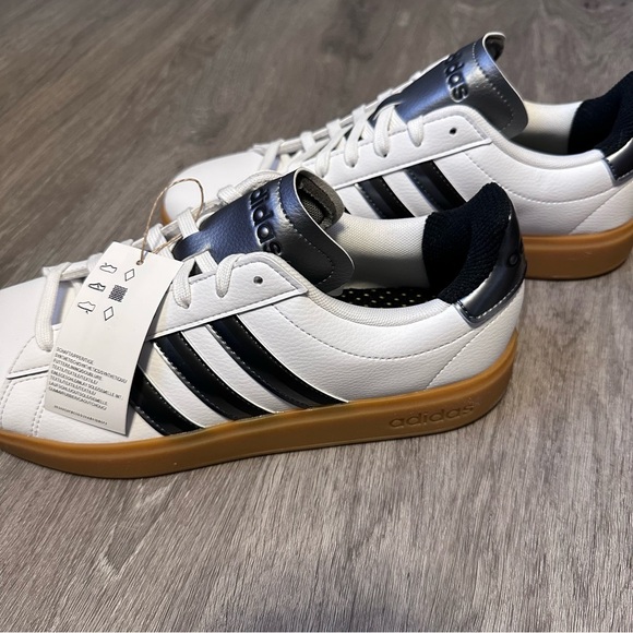 Adidas | Women’s Grand Court 2.0 White/Black/Silver Shoes | Size 9.5 - Picture 4 of 9